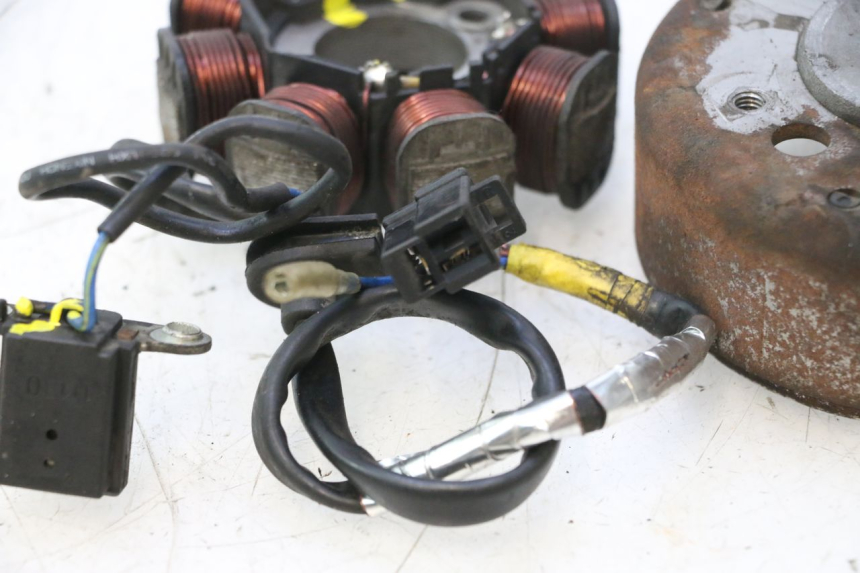 photo de ROTOR STATOR KYMCO LIKE 125 (2009 - 2016) - Inny kąt widzenia