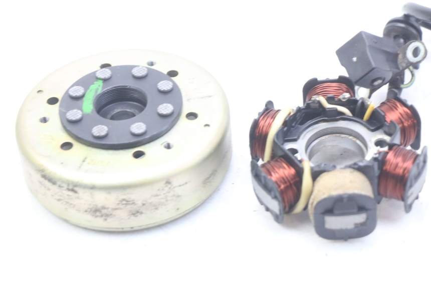 photo de ROTOR STATOR PEUGEOT LUDIX 50 (2005 - 2007) - Zbliżenie techniczne