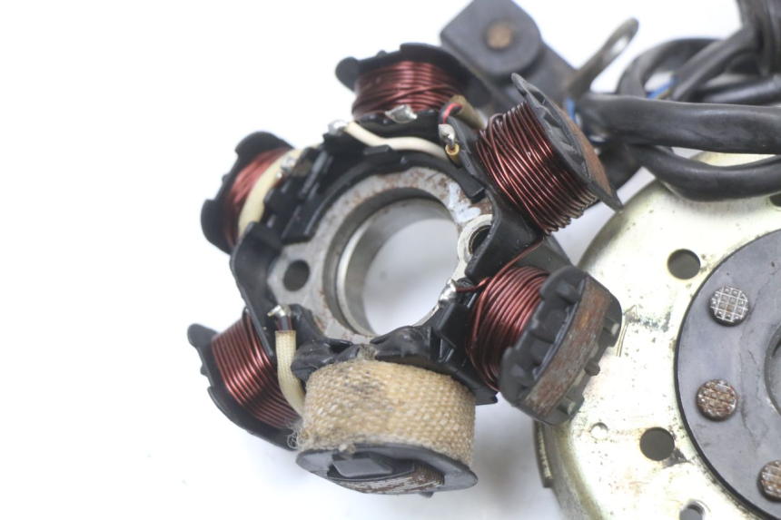 photo de ROTOR STATOR PEUGEOT LUDIX 50 (2008 - 2017) - Punkty mocowania