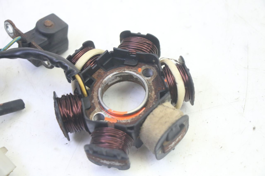 photo de ROTOR STATOR PEUGEOT LUDIX 50 (2008 - 2017) - Zbliżenie techniczne