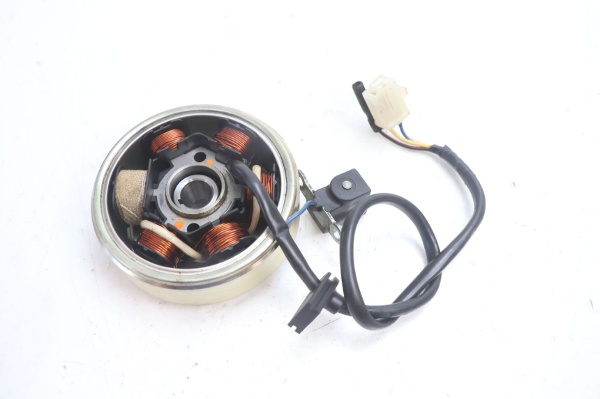 photo de ROTOR STATOR PEUGEOT LUDIX ONE 14P 50 (2004 - 2013) - Inny kąt widzenia