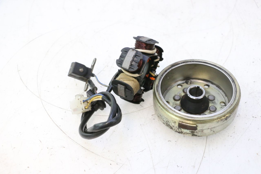 photo de ROTOR STATOR PEUGEOT LUDIX ONE 50 (2004 - 2013) - Inny kąt widzenia