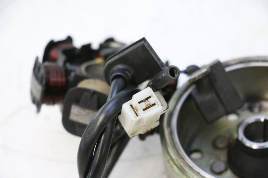 photo de ROTOR STATOR PEUGEOT LUDIX ONE 50 (2004 - 2013) - Zbliżenie techniczne