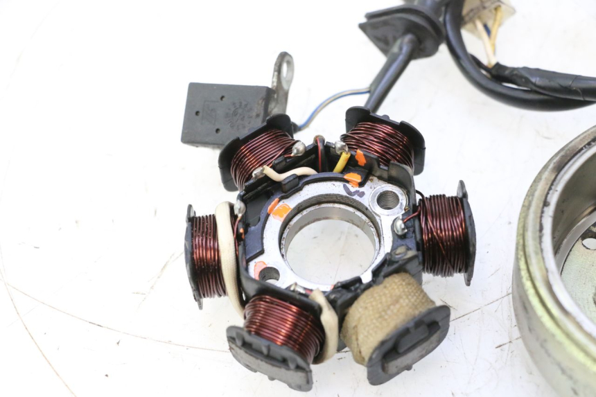photo de ROTOR STATOR PEUGEOT LUDIX ONE 50 (2004 - 2013) - Punkty mocowania
