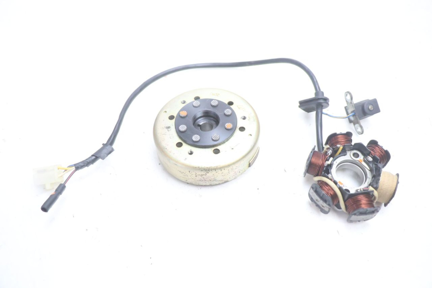 photo de ROTOR STATOR PEUGEOT LUDIX ONE 50 (2004 - 2006) - Widok główny