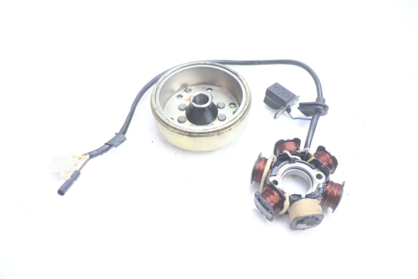 photo de ROTOR STATOR PEUGEOT LUDIX ONE 50 (2004 - 2006) - Szczegół części