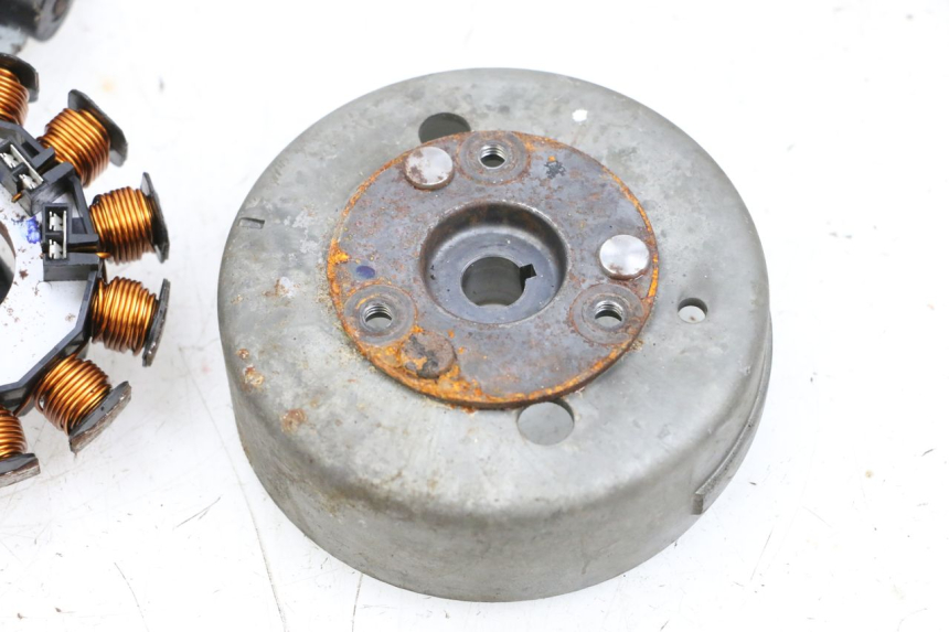 photo de ROTOR STATOR YAMAHA NEO'S NEOS 2T 50 (1998 - 2007) - Szczegóły charakterystyczne