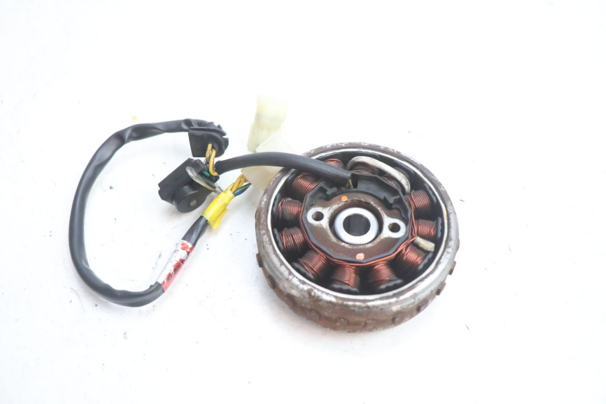 photo de ROTOR STATOR KYMCO LIKE 4T 50 (2019 - 2025) - Inny kąt widzenia