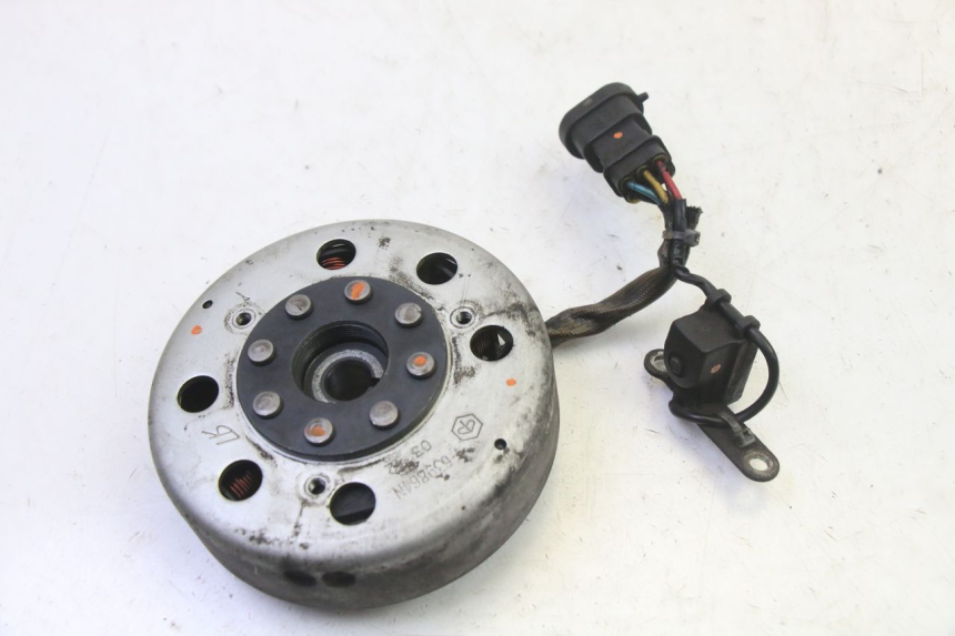 photo de ROTOR STATOR PIAGGIO NEW TYPHOON 50 (2010 - 2017) - Inny kąt widzenia