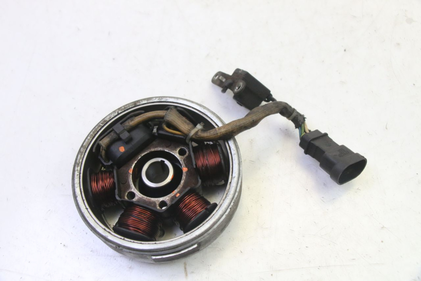 photo de ROTOR STATOR PIAGGIO NEW TYPHOON 50 (2010 - 2017) - Zbliżenie techniczne