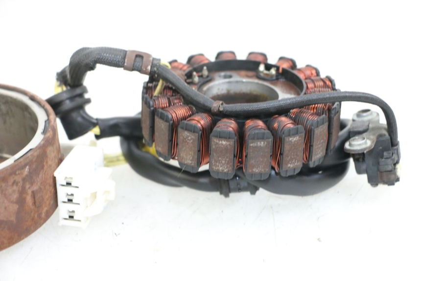 photo de ROTOR STATOR HONDA NHX LEAD 110 (2008 - 2010) - Zbliżenie techniczne