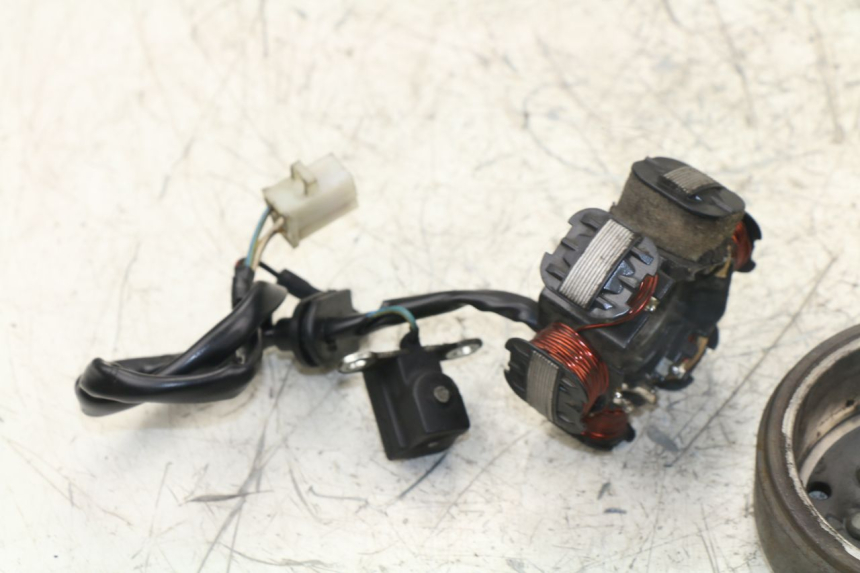 photo de ROTOR STATOR PEUGEOT CITYSTAR 50 (2013 - 2017) - Inny kąt widzenia