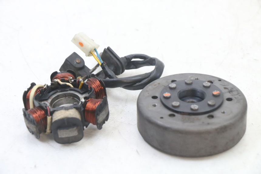 photo de ROTOR STATOR PEUGEOT KISBEE 2T 50 (2010 - 2017) - Szczegół części