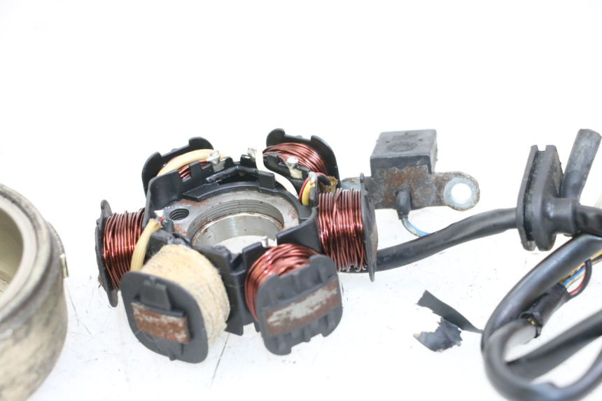 photo de ROTOR STATOR PEUGEOT LUDIX 50 (2008 - 2017) - Inny kąt widzenia