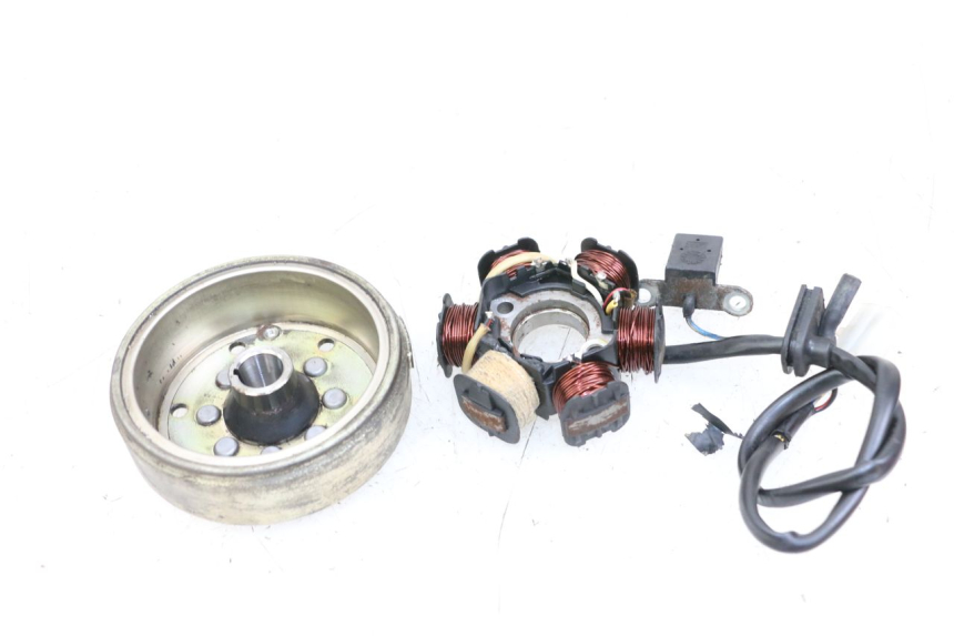 photo de ROTOR STATOR PEUGEOT LUDIX 50 (2008 - 2017) - Zbliżenie techniczne