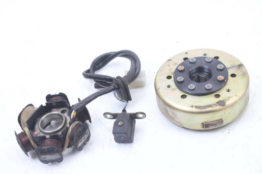 photo de ROTOR STATOR PEUGEOT LUDIX ONE 50 (2005 - 2008) - Szczegół części