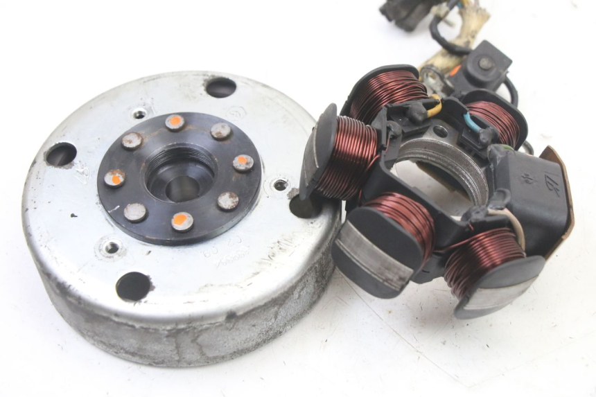 photo de ROTOR STATOR PIAGGIO VESPA S 2T 50 (2007 - 2014) - Zbliżenie techniczne