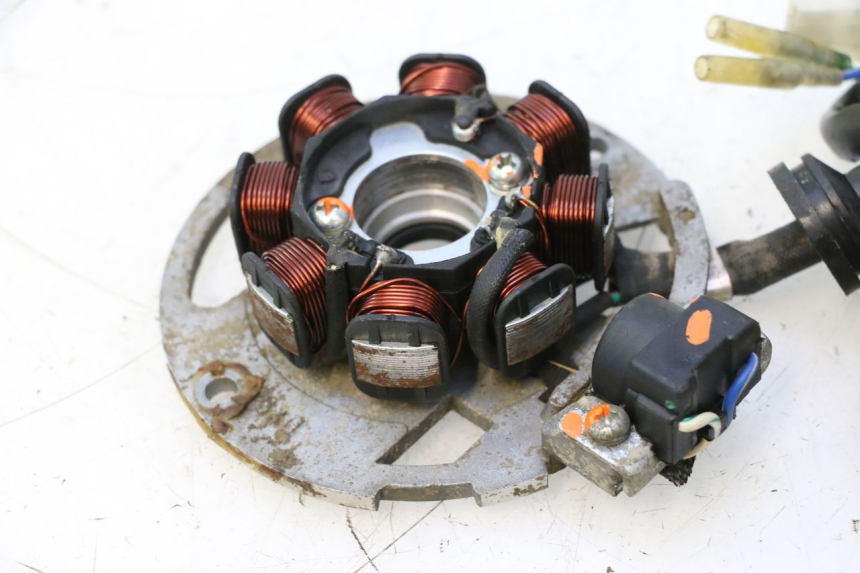 photo de ROTOR STATOR KEEWAY RY6 2T 50 (2011 - 2019) - Punkty mocowania