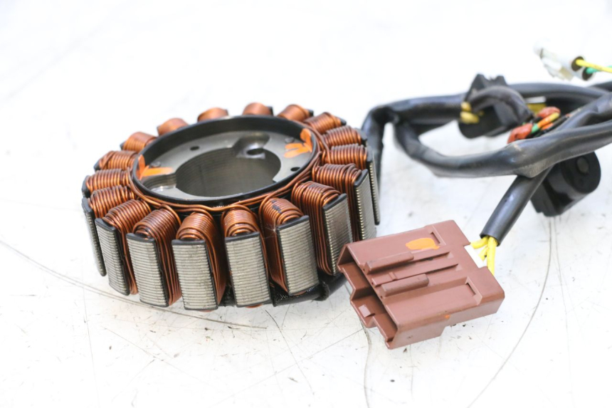 photo de ROTOR STATOR PEUGEOT SATELIS COMPRESSOR K15 125 (2006 - 2009) - Punkty mocowania