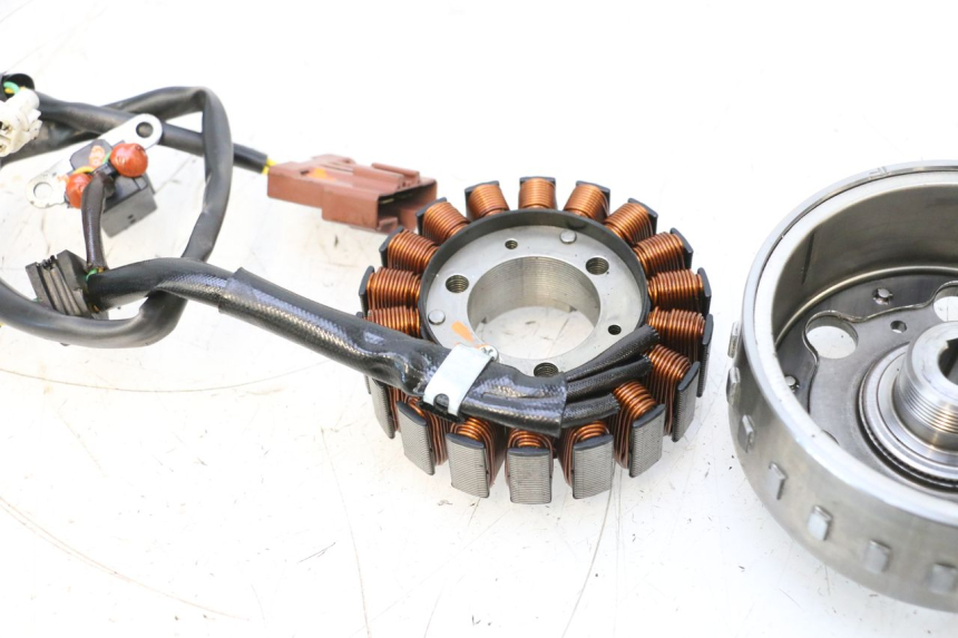 photo de ROTOR STATOR PEUGEOT SATELIS COMPRESSOR K15 125 (2006 - 2009) - Oznaczenia i referencje