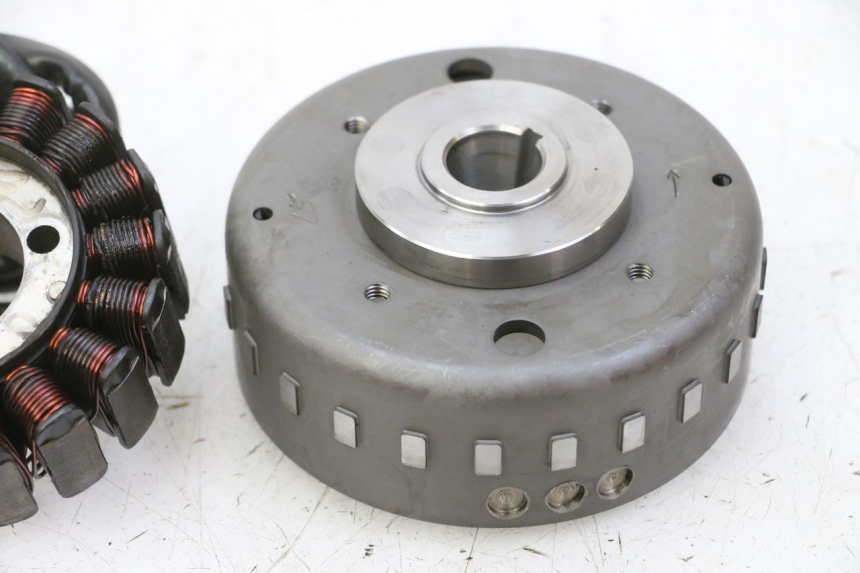 photo de ROTOR STATOR PEUGEOT SATELIS 125 (2013 - 2018) - Zbliżenie techniczne