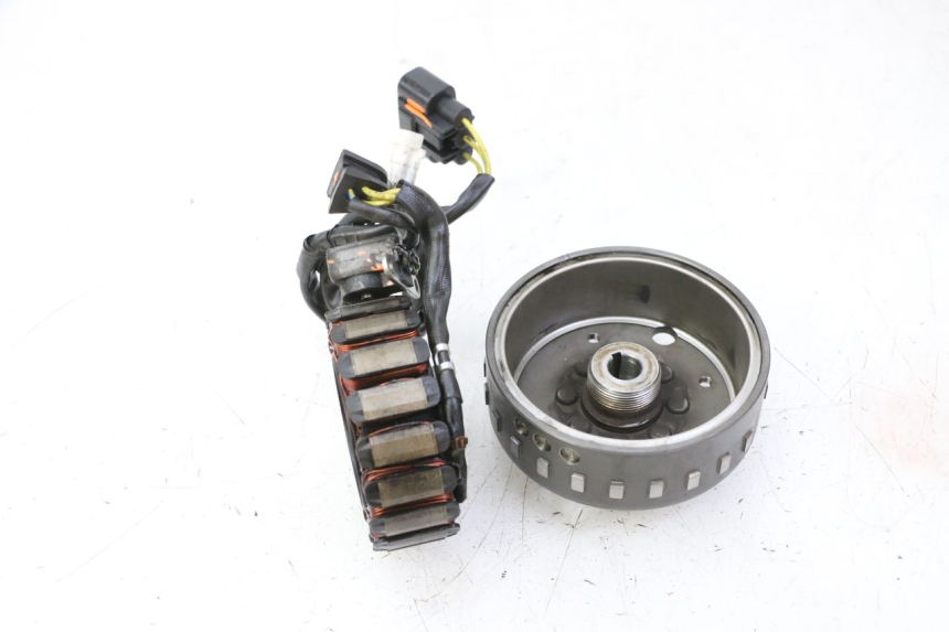 photo de ROTOR STATOR PEUGEOT SATELIS 125 (2013 - 2018) - Punkty mocowania