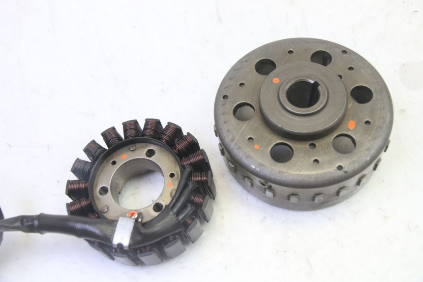 photo de ROTOR STATOR PEUGEOT SATELIS 125 (2013 - 2018) - Szczegół części