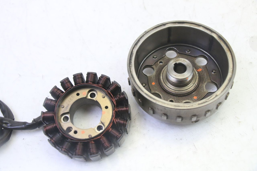 photo de ROTOR STATOR PEUGEOT SATELIS 125 (2013 - 2018) - Inny kąt widzenia