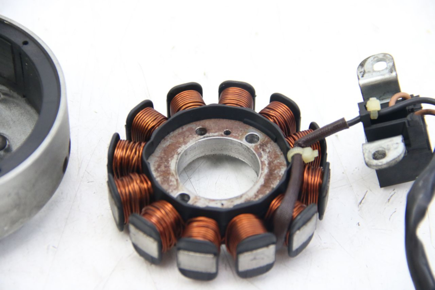 photo de ROTOR STATOR APRILIA SCARABEO 4T 50 (2009 - 2017) - Szczegół części