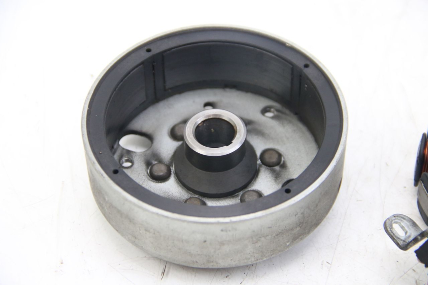 photo de ROTOR STATOR APRILIA SCARABEO 4T 50 (2009 - 2017) - Zoom stanu zużycia