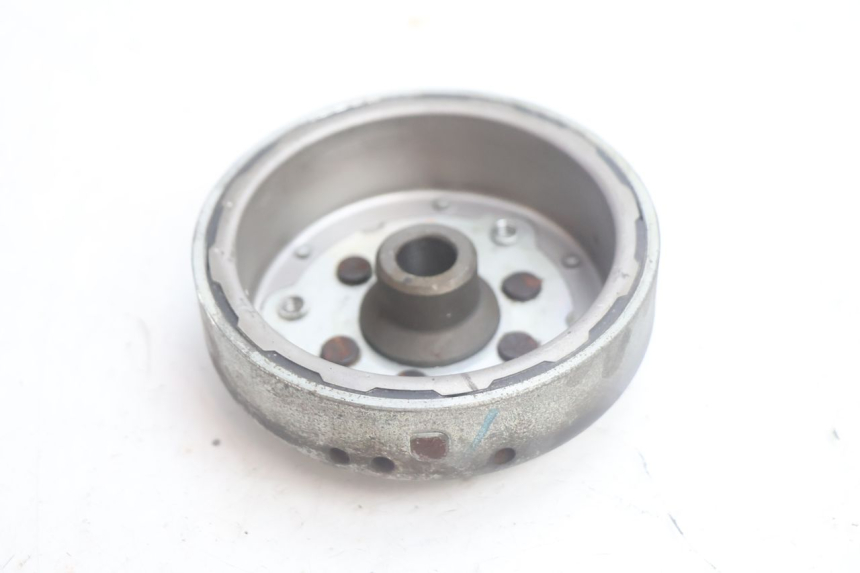 photo de ROTOR STATOR HONDA SCV LEAD 100 (2003 - 2007) - Szczegóły charakterystyczne