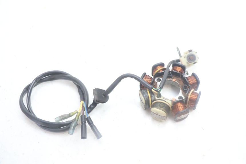 photo de ROTOR STATOR HONDA SCV LEAD 100 (2003 - 2007) - Zbliżenie techniczne