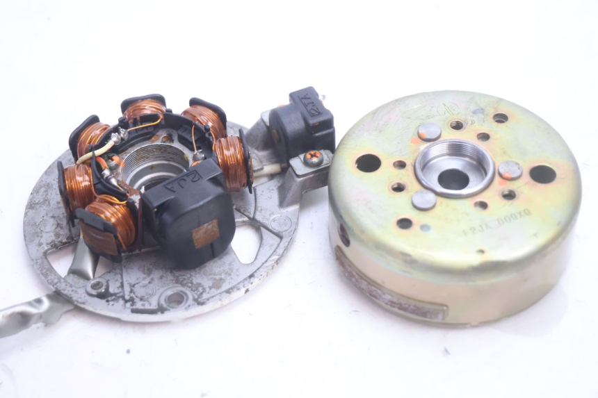 photo de ROTOR STATOR YAMAHA SLIDER 50 (1999 - 2004) - Zbliżenie techniczne