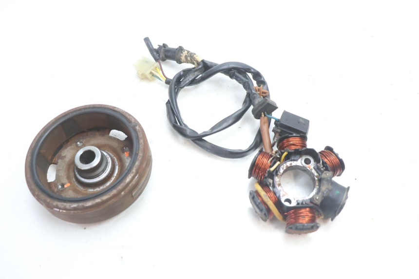 photo de ROTOR STATOR PEUGEOT SPEEDFIGHT 2 AC 50 (2000 - 2009) - Szczegół części