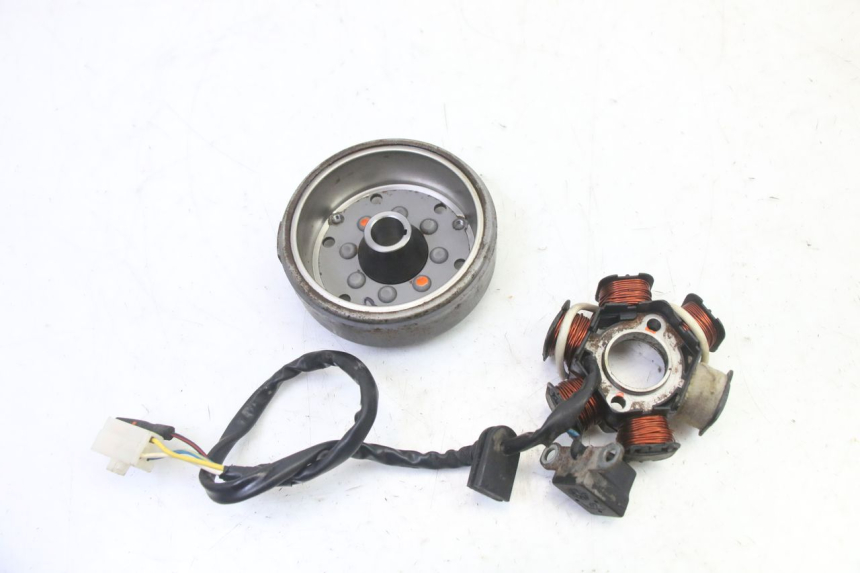 photo de ROTOR STATOR PEUGEOT SPEEDFIGHT 3 AIR 50 (2009 - 2015) - Szczegół części