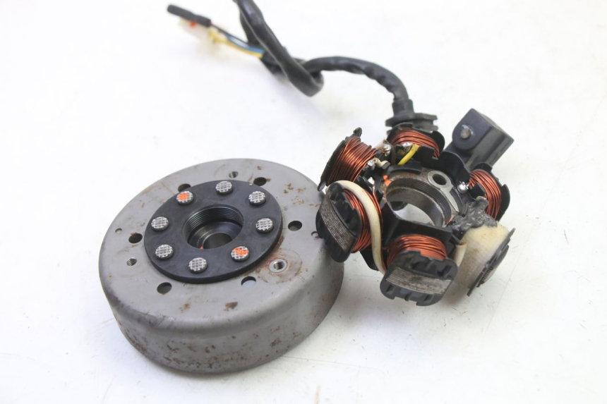 photo de ROTOR STATOR PEUGEOT SPEEDFIGHT 3 AIR 50 (2009 - 2015) - Zbliżenie techniczne