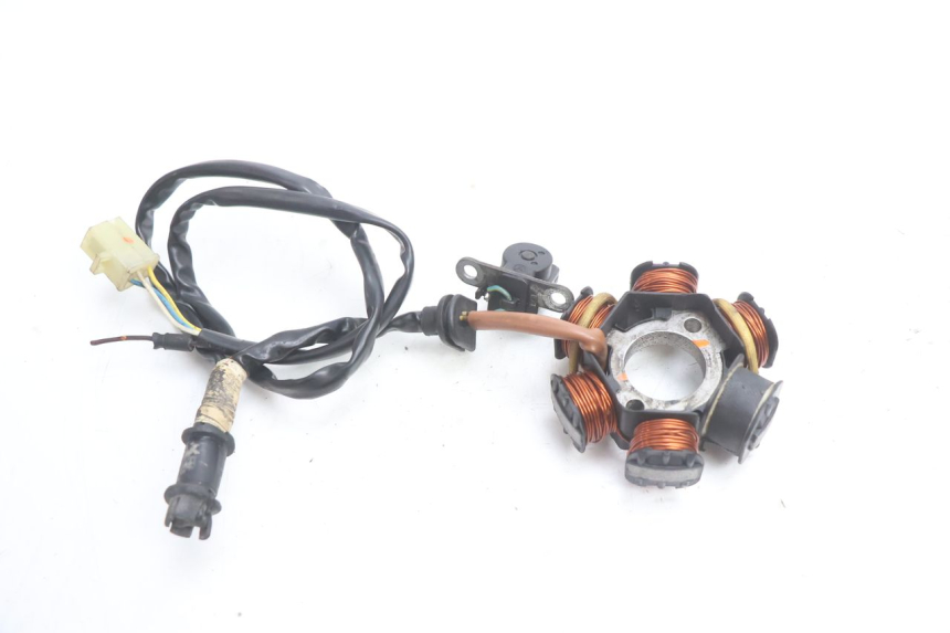 photo de ROTOR STATOR PEUGEOT SPEEDFIGHT LC 50 (1996 - 2002) - Zbliżenie techniczne