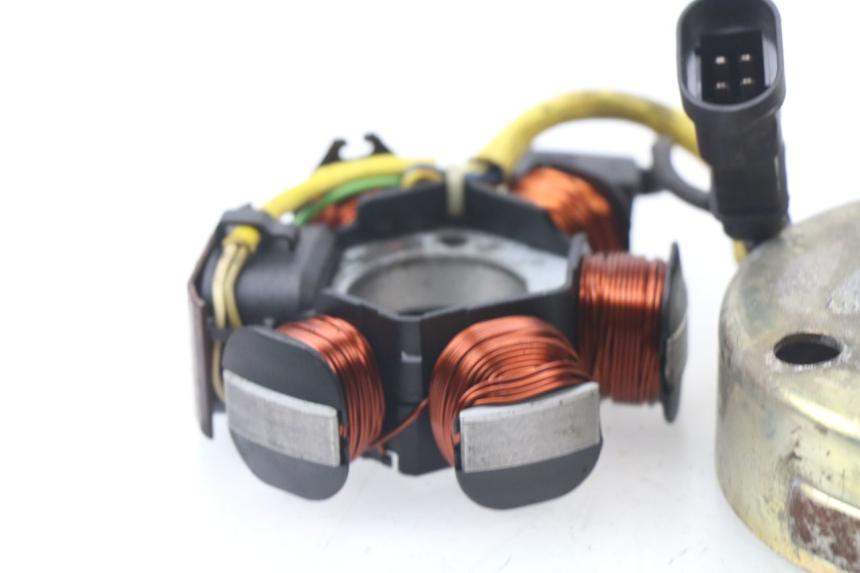 photo de ROTOR STATOR APRILIA SR CARB LC 2T 50 (2004 - 2012) - Zbliżenie techniczne