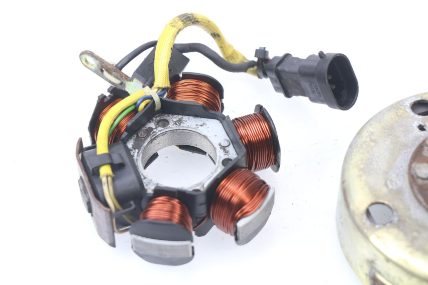 photo de ROTOR STATOR APRILIA SR CARB LC 2T 50 (2004 - 2012) - Punkty mocowania