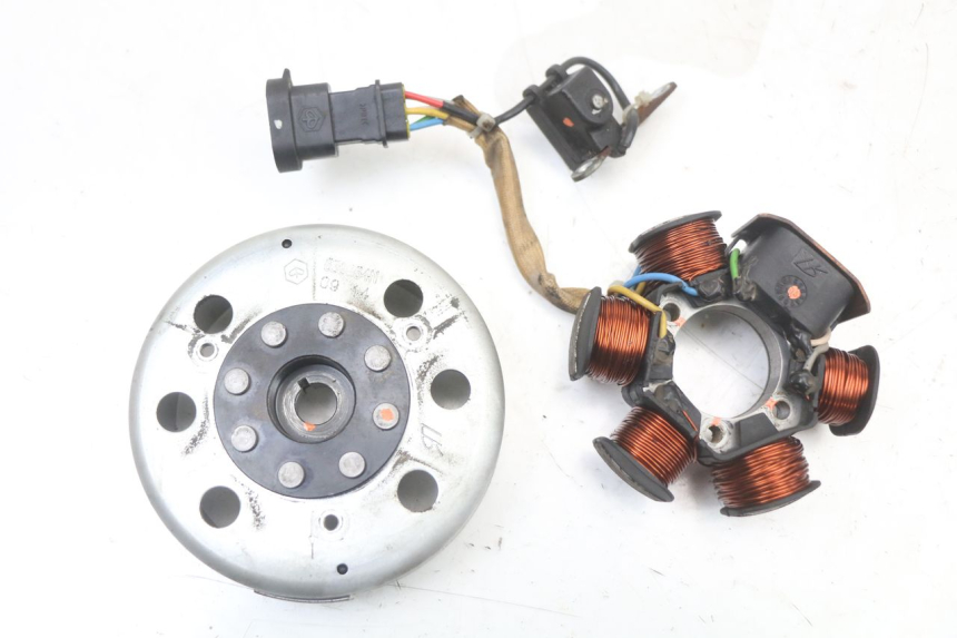 photo de ROTOR STATOR APRILIA SR MOTARD 50 (2012 - 2018) - Szczegół części