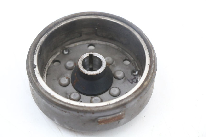 photo de ROTOR STATOR PEUGEOT STREETZONE 2T 50 (2014 - 2019) - Zbliżenie techniczne