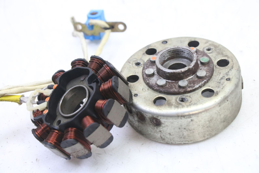 photo de ROTOR STATOR PIAGGIO SUPER LX 125 (2000 - 2003) - Zbliżenie techniczne