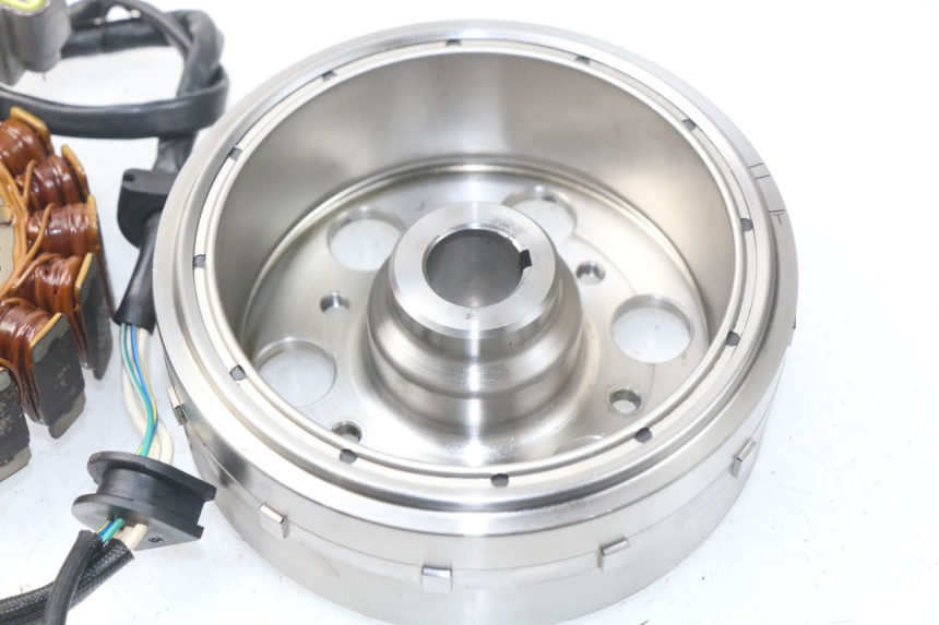 photo de ROTOR STATOR YAMAHA TDM ABS 900 (2002 - 2014) - Oznaczenia i referencje