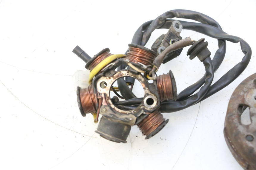 photo de ROTOR STATOR PEUGEOT TREKKER 50 (1995 - 2004) - Widok z bliska