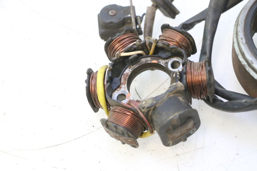 photo de ROTOR STATOR PEUGEOT TREKKER 50 (1995 - 2004) - Inny kąt widzenia