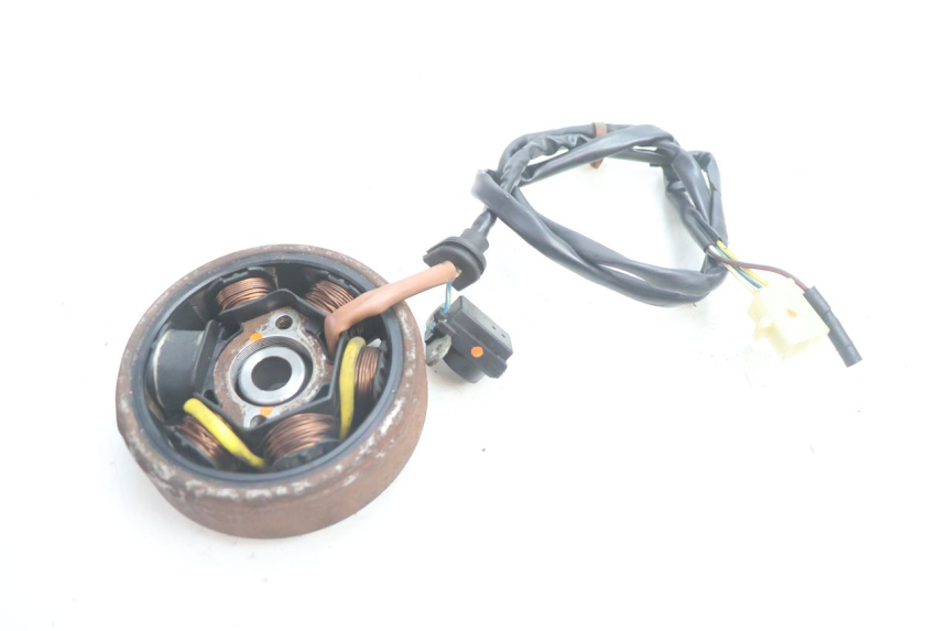 photo de ROTOR STATOR PEUGEOT TREKKER 50 (1995 - 2004) - Inny kąt widzenia
