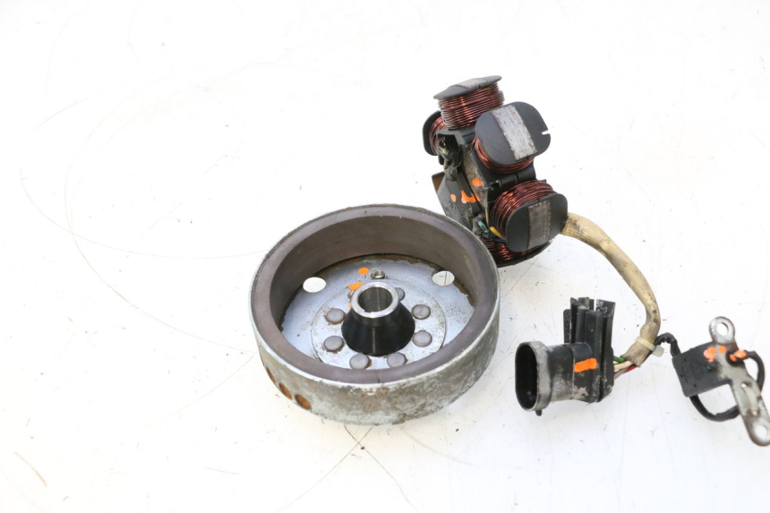 photo de ROTOR STATOR PIAGGIO TYPHOON 50 (2000 - 2009) - Inny kąt widzenia