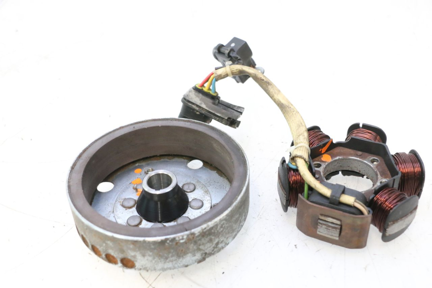 photo de ROTOR STATOR PIAGGIO TYPHOON 50 (2000 - 2009) - Punkty mocowania