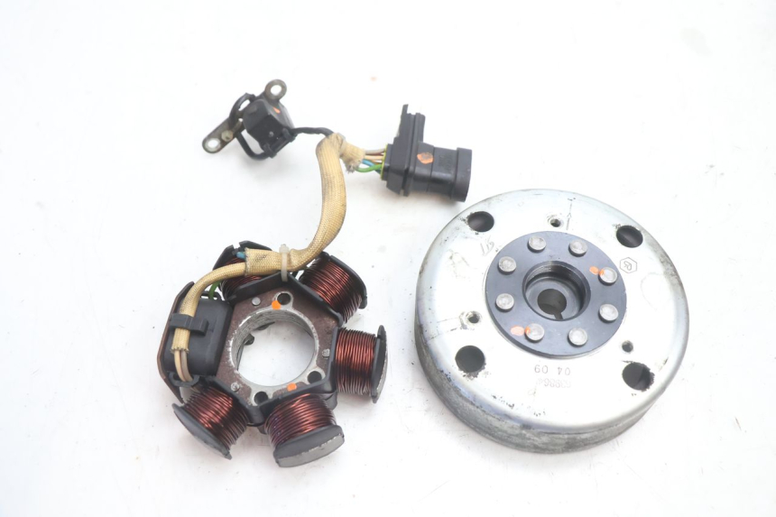 photo de ROTOR STATOR PIAGGIO TYPHOON 50 (2000 - 2009) - Widok główny
