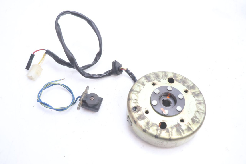 photo de ROTOR STATOR PEUGEOT V-CLIC VCLIC 50 (2007 - 2013) - Inny kąt widzenia